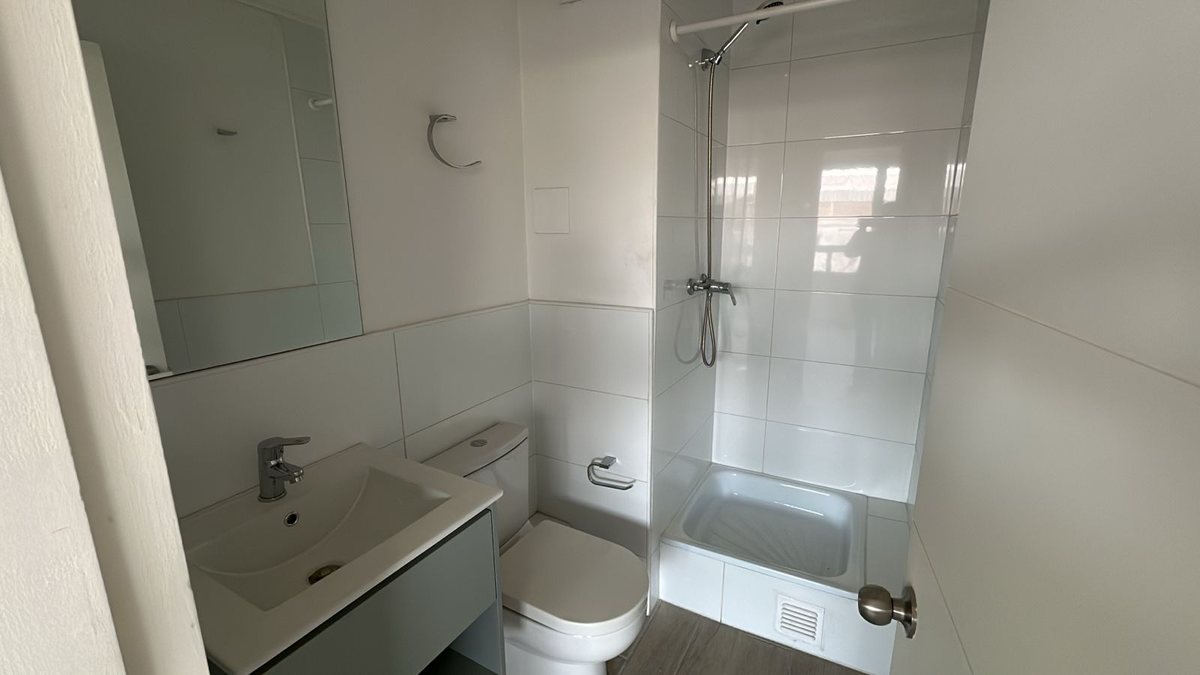 Baño de un departamento modelo A7 del Edificio Don Tomás